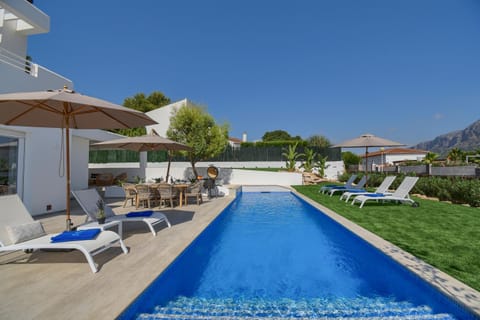 Solarium, Swimming pool