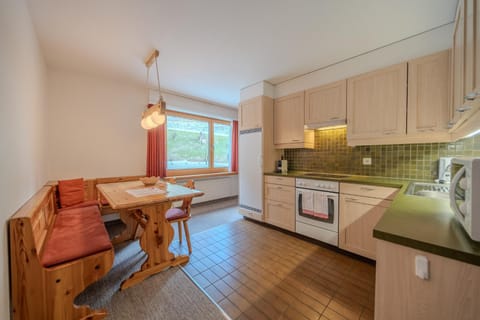 Kitchen or kitchenette, Seating area, Dining area, dishwasher, oven, stove, toaster