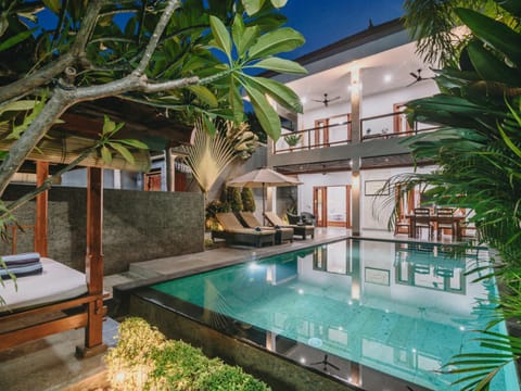 Property building, Garden, Garden view, Pool view, Swimming pool
