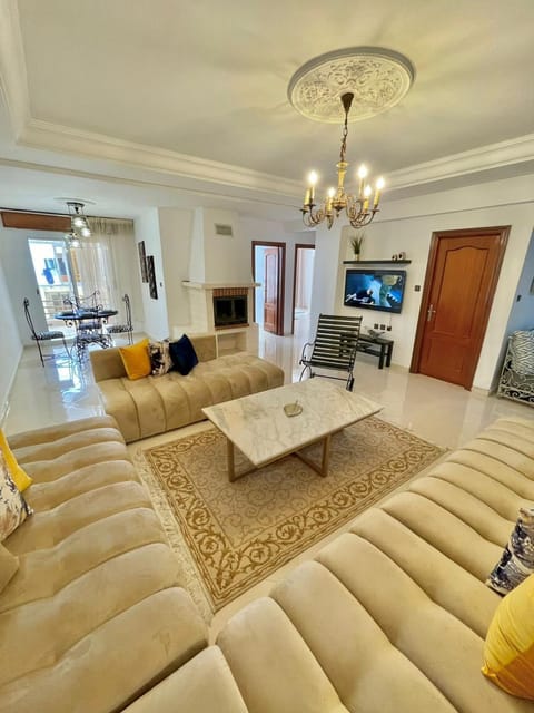 Communal lounge/ TV room, TV and multimedia, Living room, Seating area