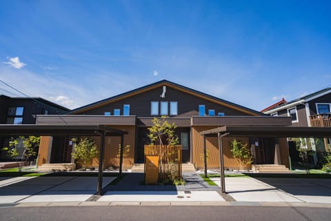 Property building, Day