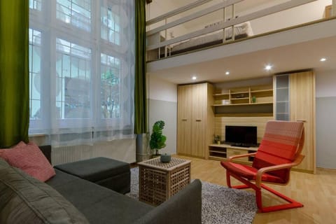 Property building, TV and multimedia, Living room, Seating area