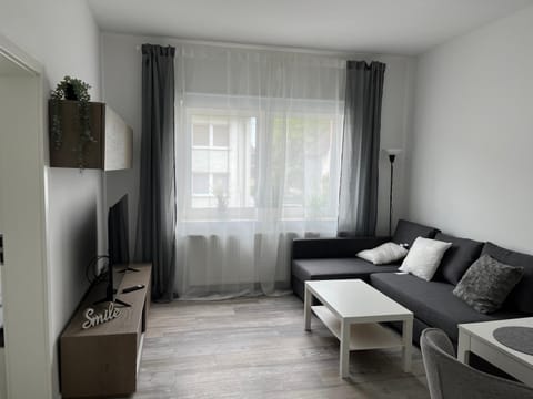 Communal lounge/ TV room, TV and multimedia, Living room, Seating area
