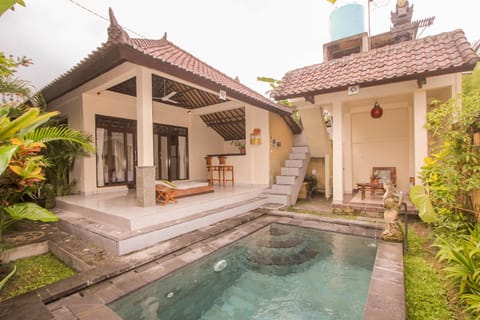 Garden, Balcony/Terrace, Kitchen or kitchenette, Living room, Seating area, Dining area, Swimming pool, Swimming pool