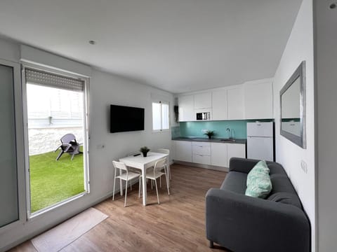TV and multimedia, Living room, Seating area, kitchen