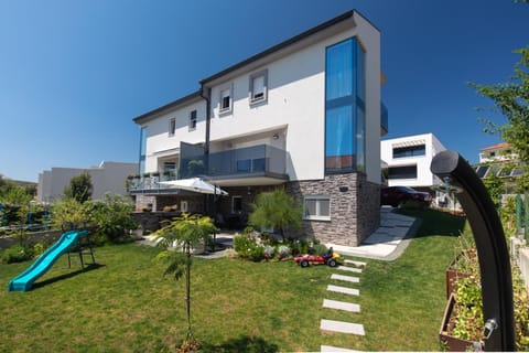 Property building, Garden