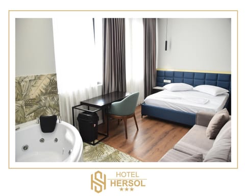 Bed, Photo of the whole room, Seating area, Bedroom