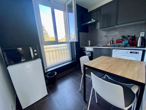 Résidence 4T - 33 bis Avenue Gaston Chauvin Apartment in Île-de-France