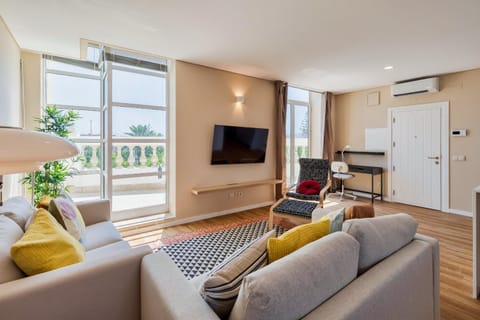 Communal lounge/ TV room, TV and multimedia