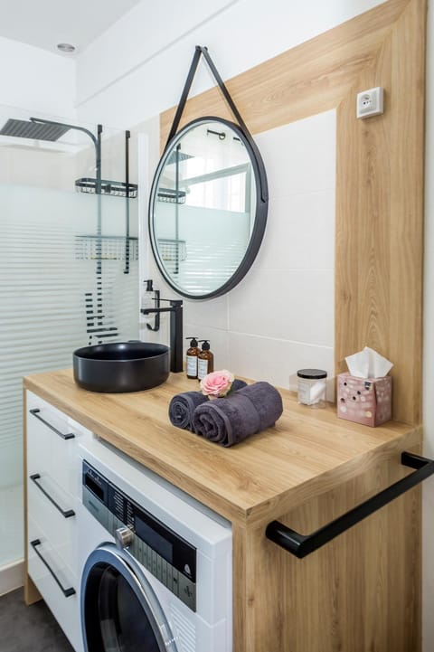 Suites Mana - Le Manaloft, Chic et moderne avec salle privée de Fitness en plein centre-ville de Rethel Apartment in Wallonia, Belgium