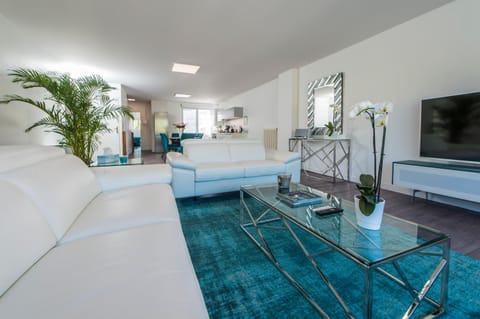 Suites Mana - Le Manaloft, Chic et moderne avec salle privée de Fitness en plein centre-ville de Rethel Apartment in Wallonia, Belgium