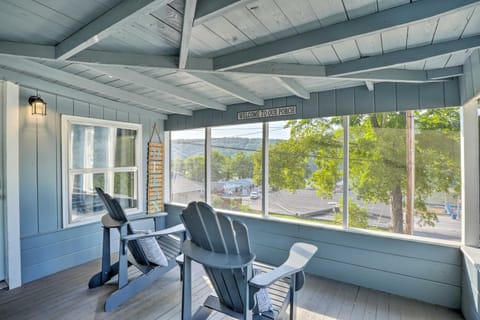 11 Mi to Dtwn Branson Cottage in Rockaway Beach! House in Rockaway Beach