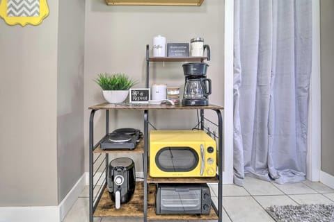 Cozy Cottage Near Dtwn Dining, Walk to Casino House in Bristol