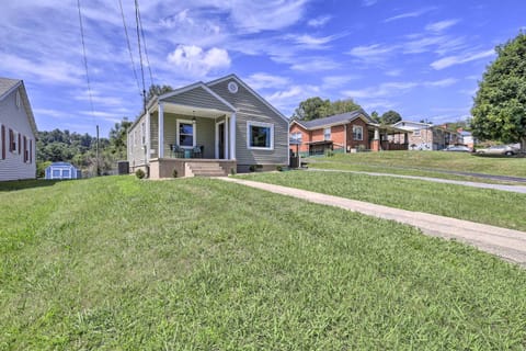 Cozy Cottage Near Dtwn Dining, Walk to Casino House in Bristol