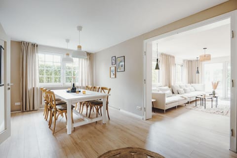 Living room, Seating area, Dining area