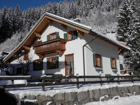 Aujagerhäusl House in Salzburgerland