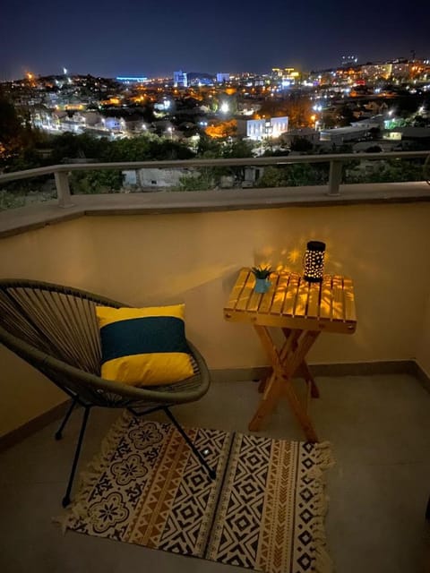 Balcony/Terrace, City view