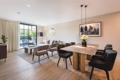 Seating area, Dining area