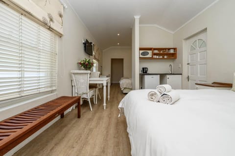 Property building, Photo of the whole room, Bedroom