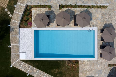 Bird's eye view, Pool view