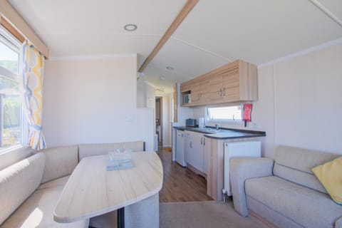 2 Bedroom Sea View Caravan Apartment in Westward Ho