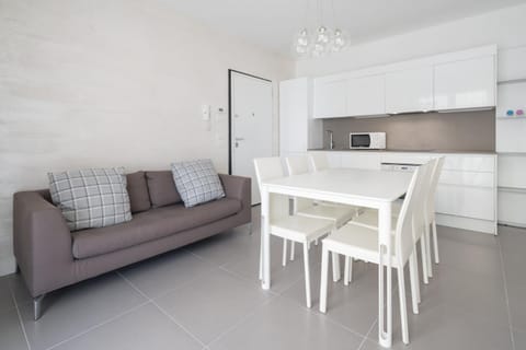 Kitchen or kitchenette, Living room, Dining area, oven, stove
