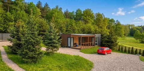 Property building, Day, Natural landscape, Garden, Garden view, Parking