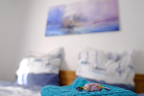 Bed, Decorative detail, Bedroom