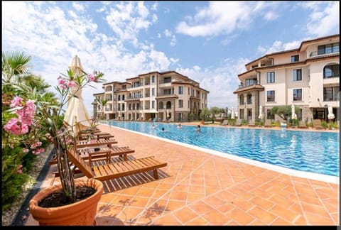 Property building, Swimming pool
