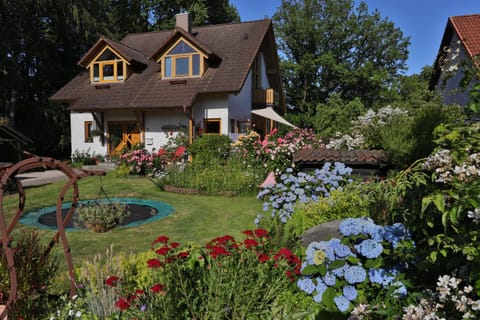 Property building, Facade/entrance, Garden