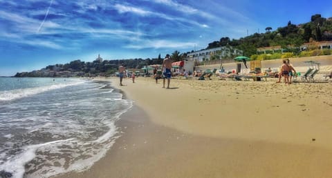 Restaurant/places to eat, Summer, Beach, Sea view