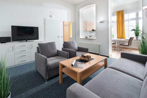 Communal lounge/ TV room, Living room, Dining area