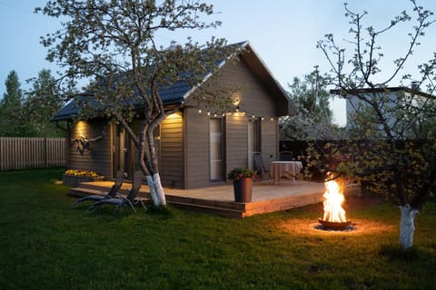 Property building, Patio, Facade/entrance