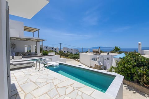 Patio, Day, View (from property/room), Balcony/Terrace, Pool view, Sea view, Swimming pool, sunbed