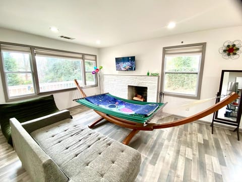 TV and multimedia, Living room, Seating area, Dining area, Evening entertainment