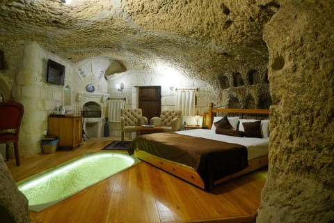 Bed, Photo of the whole room, Decorative detail, Bedroom