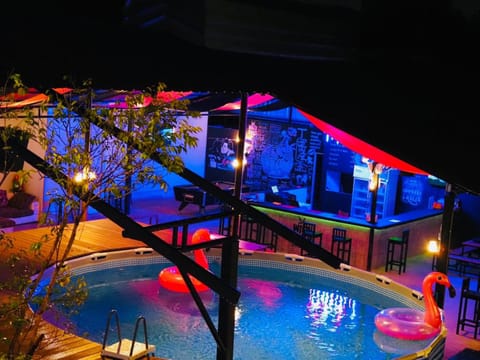 Swimming pool