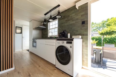 Kitchen or kitchenette, minibar, pet friendly, washing machine, dryer