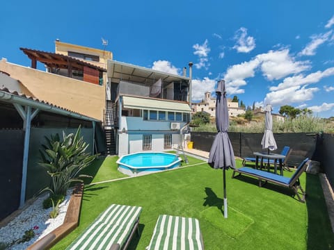 Property building, Garden view, Pool view