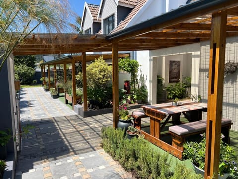 Patio, Facade/entrance