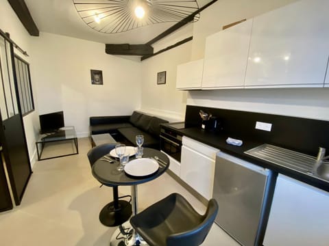 Kitchen or kitchenette, Living room, Dining area