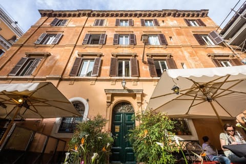 Property building, Facade/entrance