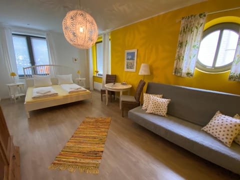 Photo of the whole room, Seating area