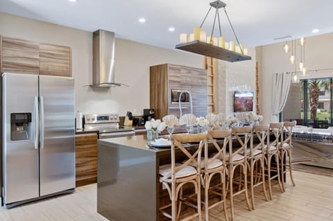 Dining area, Communal kitchen
