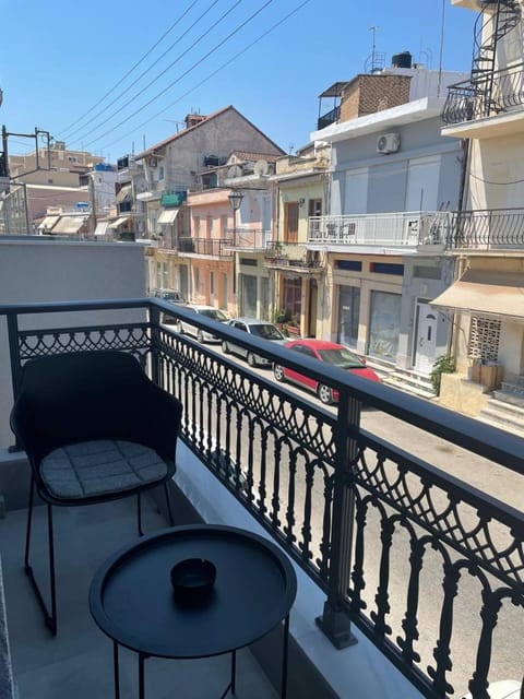 Balcony/Terrace, City view, Street view