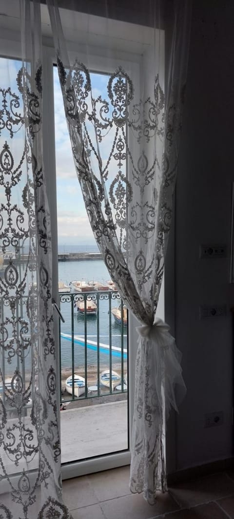 Capri Aquarium Friends House in Marina Grande