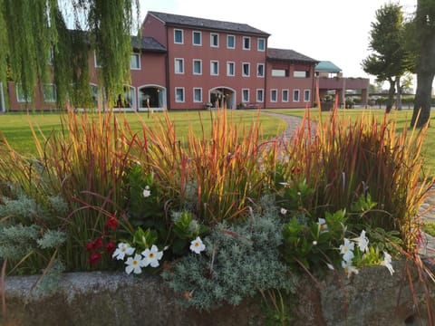 Facade/entrance, Garden, Garden view