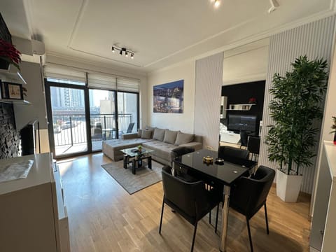 Communal lounge/ TV room, TV and multimedia, Living room, Seating area, Dining area, Evening entertainment
