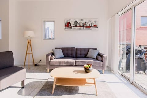 Spacious Townhouse Comfort in Hobart's Heart House in Hobart