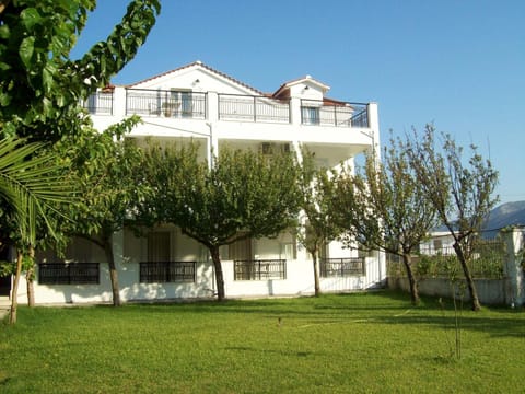 Facade/entrance, Garden
